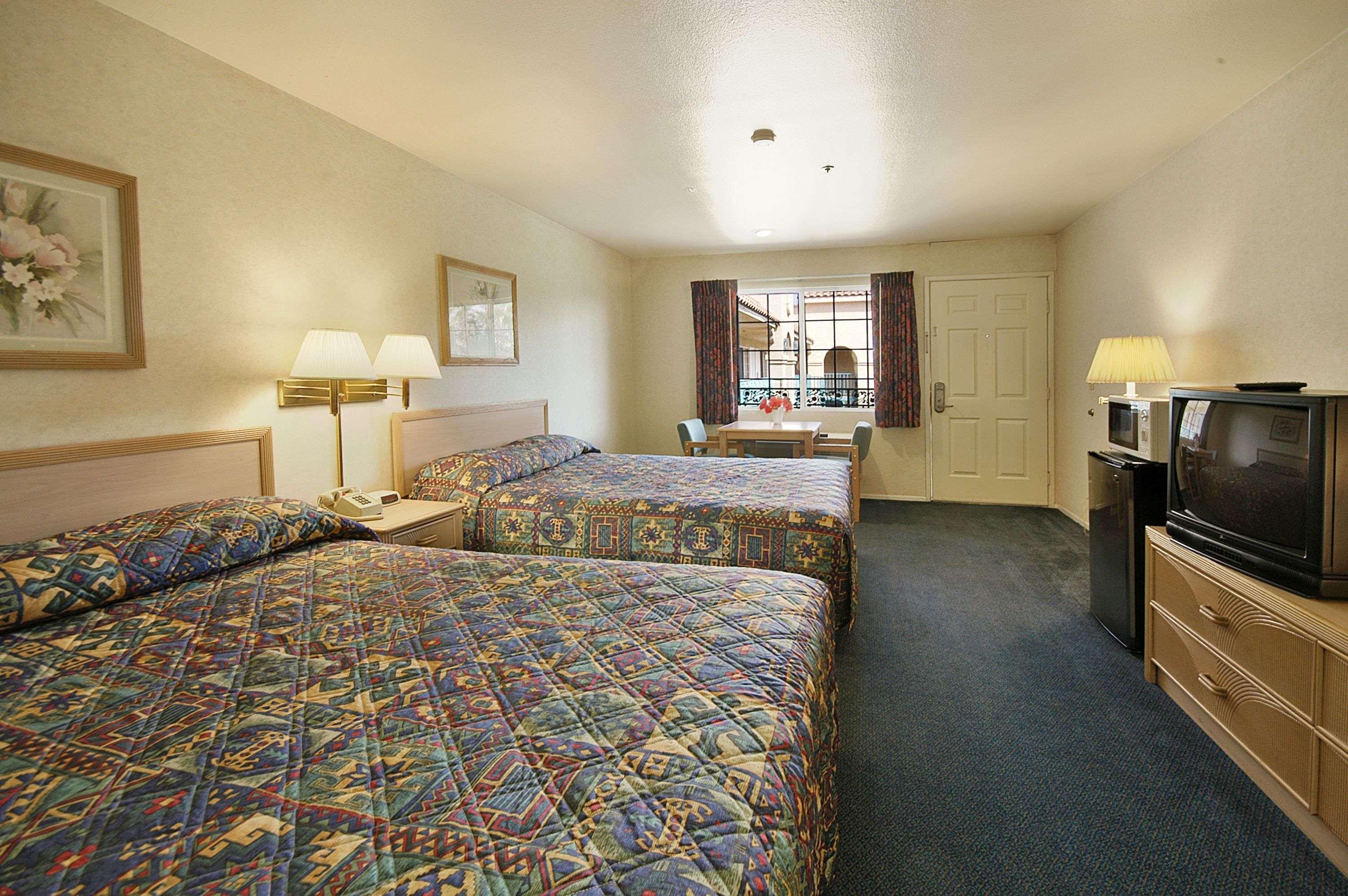 Days Inn By Wyndham Riverside Tyler Mall Room photo
