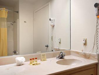Days Inn By Wyndham Riverside Tyler Mall Room photo